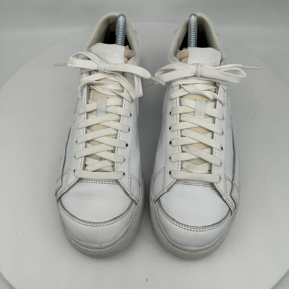 Nike Women's Blazer Low Platform Triple White Sneaker Size 9 - Picture 2 of 16
